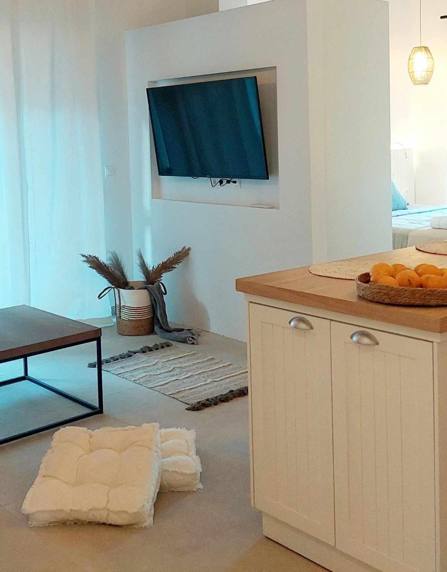 Maya Apartments, Modern And Convenient Apartments With Private Parking Skiáthos Eksteriør bilde
